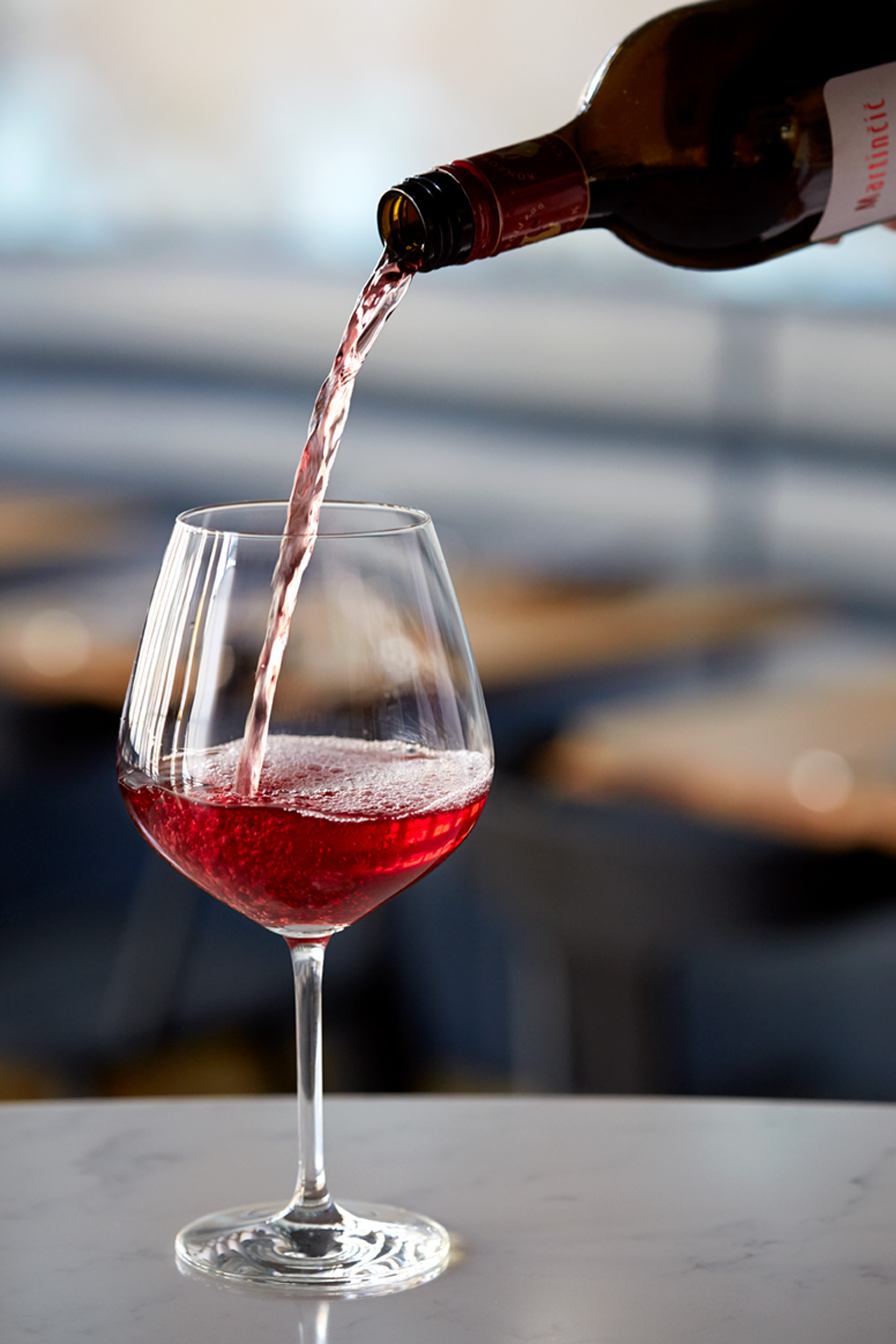 Katie Newburn | San Francisco Bay Area Food and Lifestyle Photographer | Wine Pour